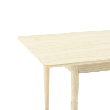 Handgjort matbord i trä